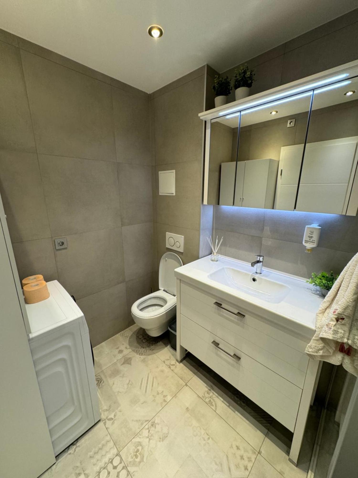 Apartment Astra With Private Parking Split Extérieur photo