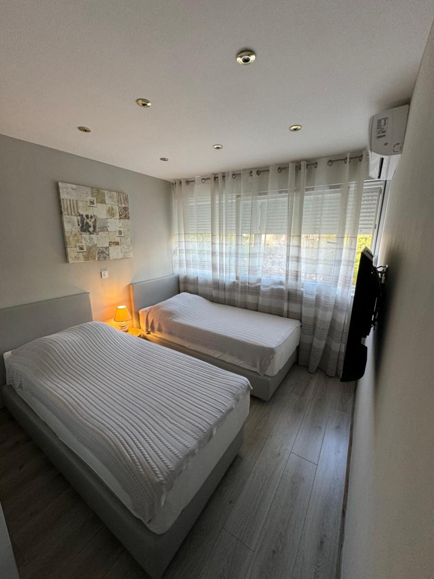 Apartment Astra With Private Parking Split Extérieur photo