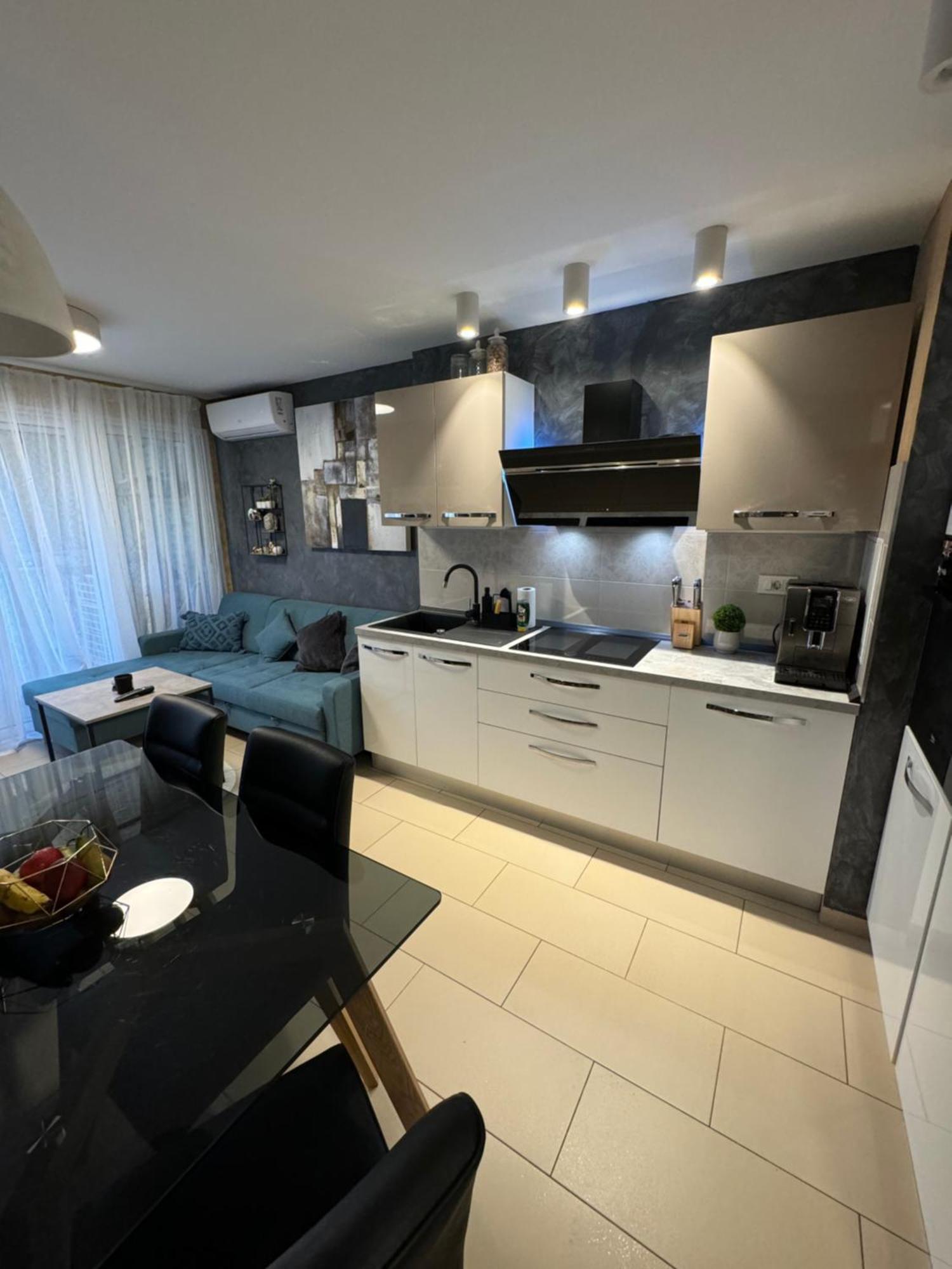Apartment Astra With Private Parking Split Extérieur photo